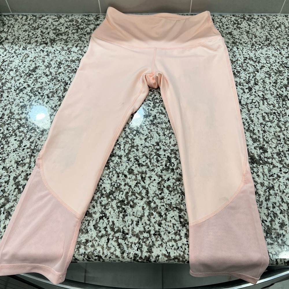 Reebok Women's Light Pink Capris